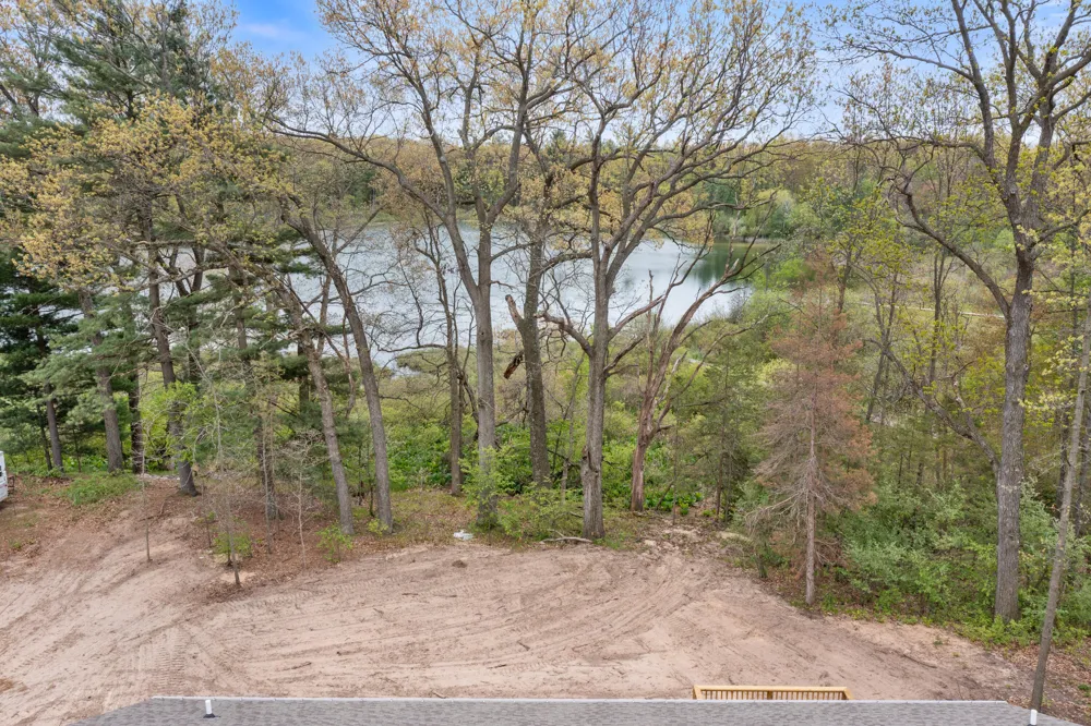 12165 Pine Meadows Drive Wayland, MI 49348