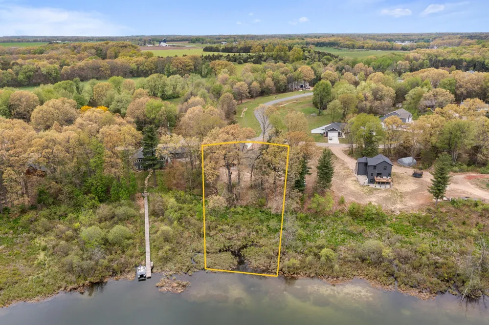 12165 Pine Meadows Drive Wayland, MI 49348