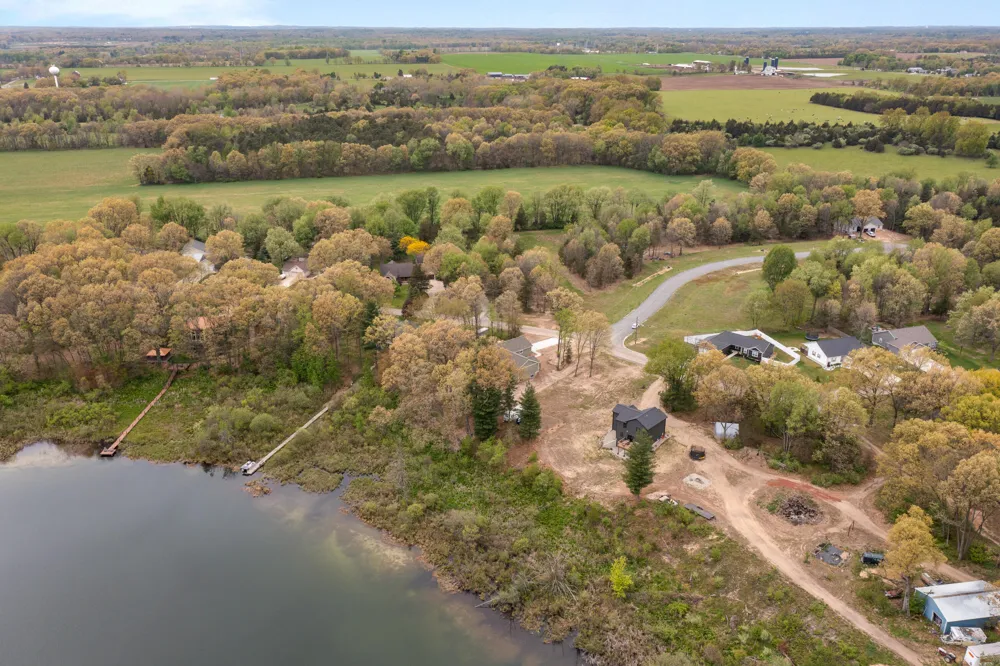 12165 Pine Meadows Drive Wayland, MI 49348