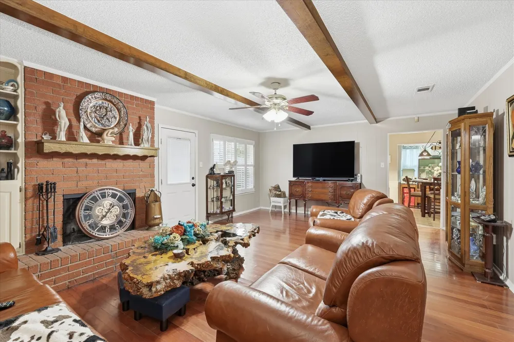 2604 Meadow Place Bedford, TX 76021