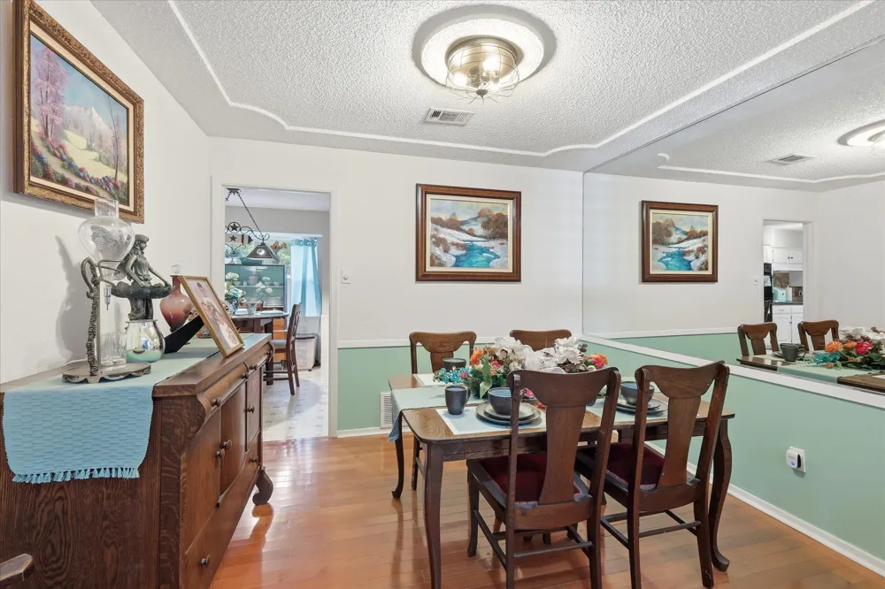 2604 Meadow Place Bedford, TX 76021