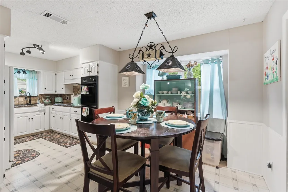 2604 Meadow Place Bedford, TX 76021