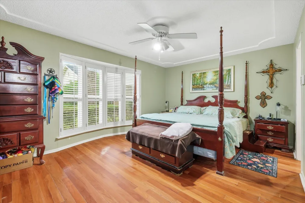 2604 Meadow Place Bedford, TX 76021