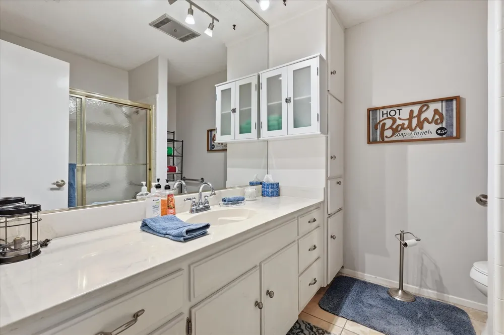 2604 Meadow Place Bedford, TX 76021