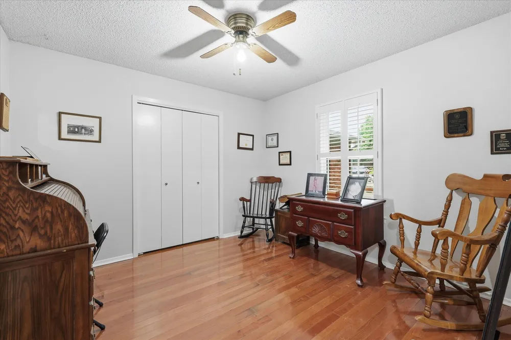 2604 Meadow Place Bedford, TX 76021