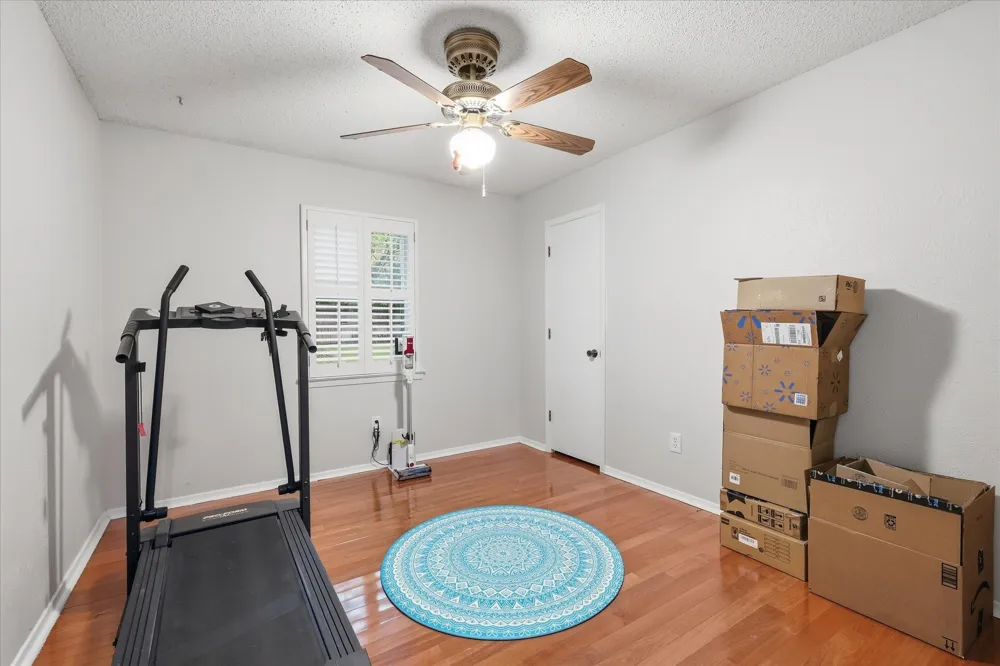 2604 Meadow Place Bedford, TX 76021