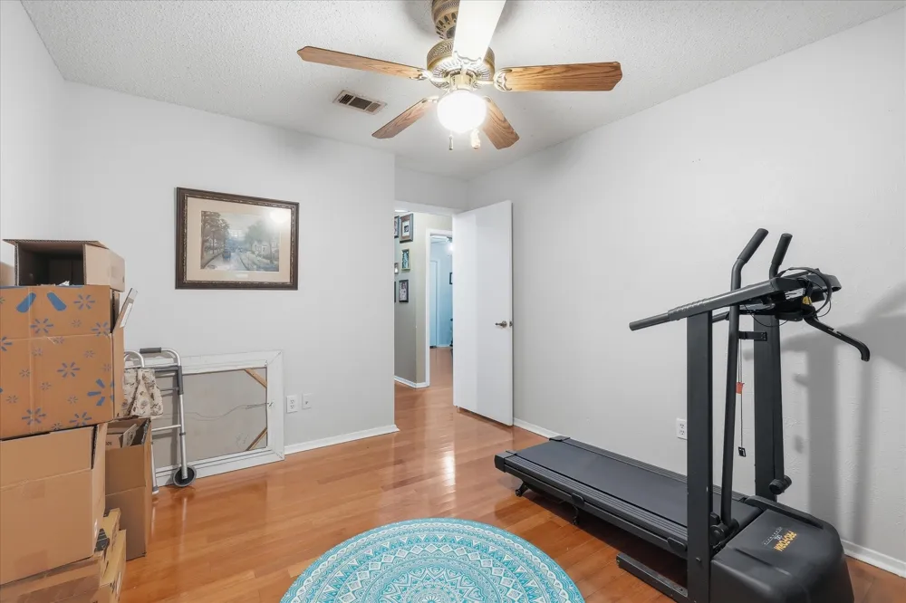 2604 Meadow Place Bedford, TX 76021