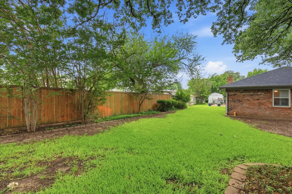 2604 Meadow Place Bedford, TX 76021