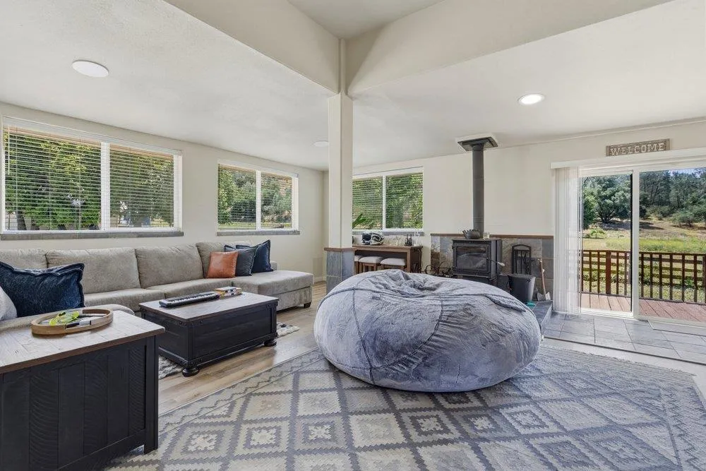 31341 Airline Highway Paicines, CA 95043