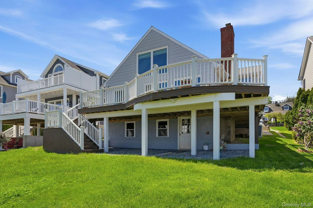 19 Hillside Avenue Northport, NY 11768