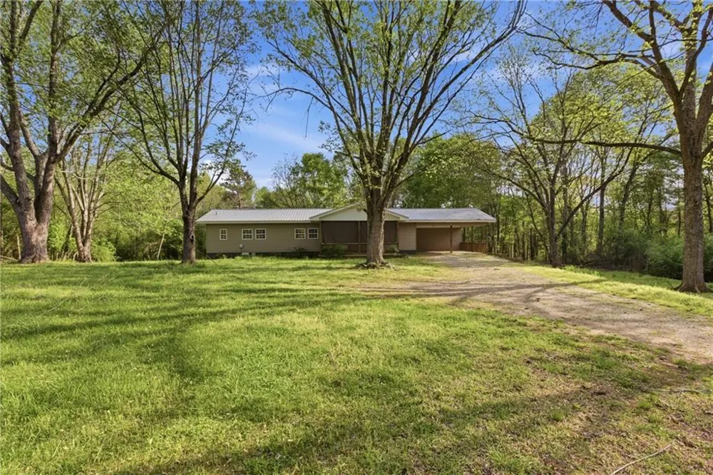 6668 Belton Bridge Road Lula, GA 30554