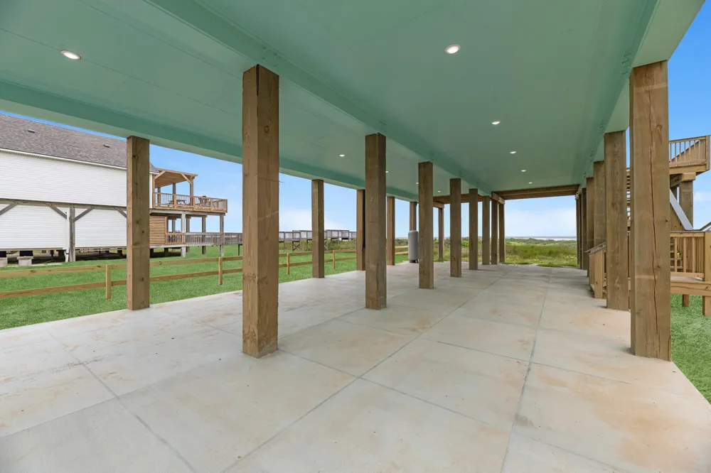 4723 Bluewater Drive Freeport, TX 77541