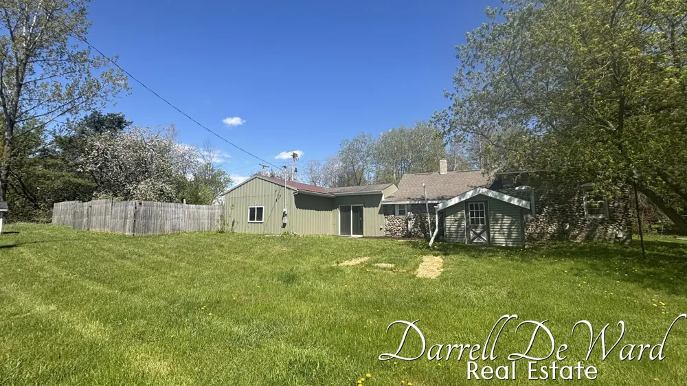 8425 Holland Road Six Lakes, MI 48886
