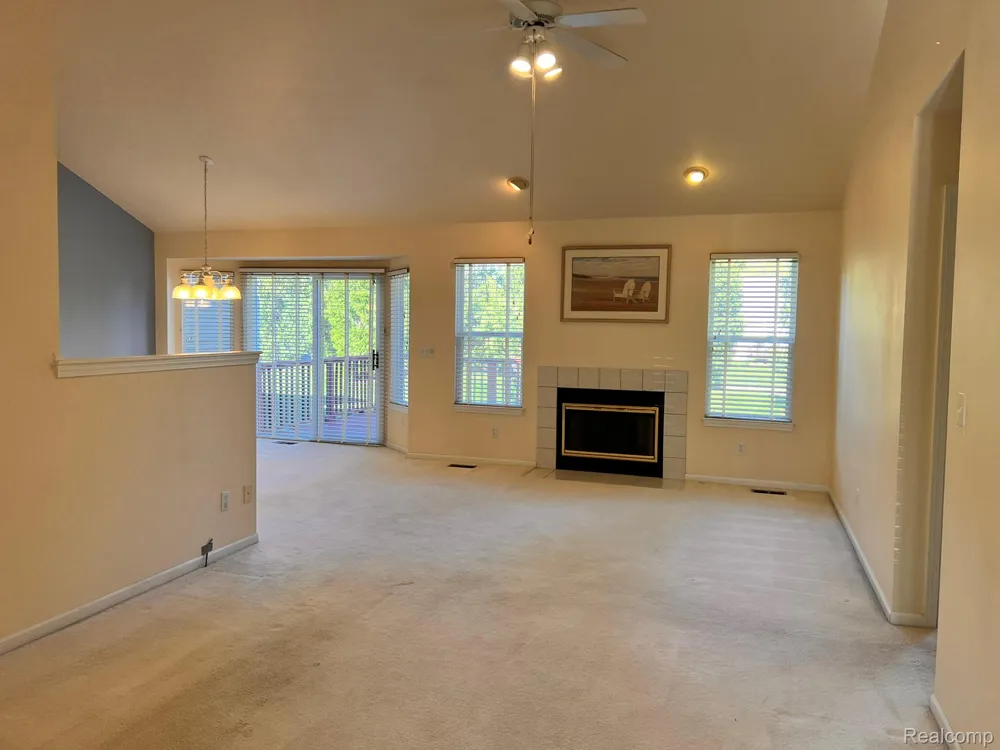 2078 W Ridge Drive #21 Davison City, MI 48423
