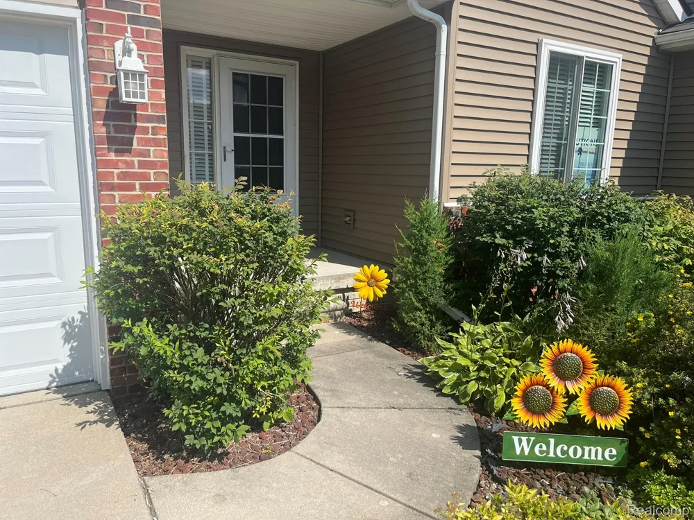 2078 W Ridge Drive #21 Davison City, MI 48423