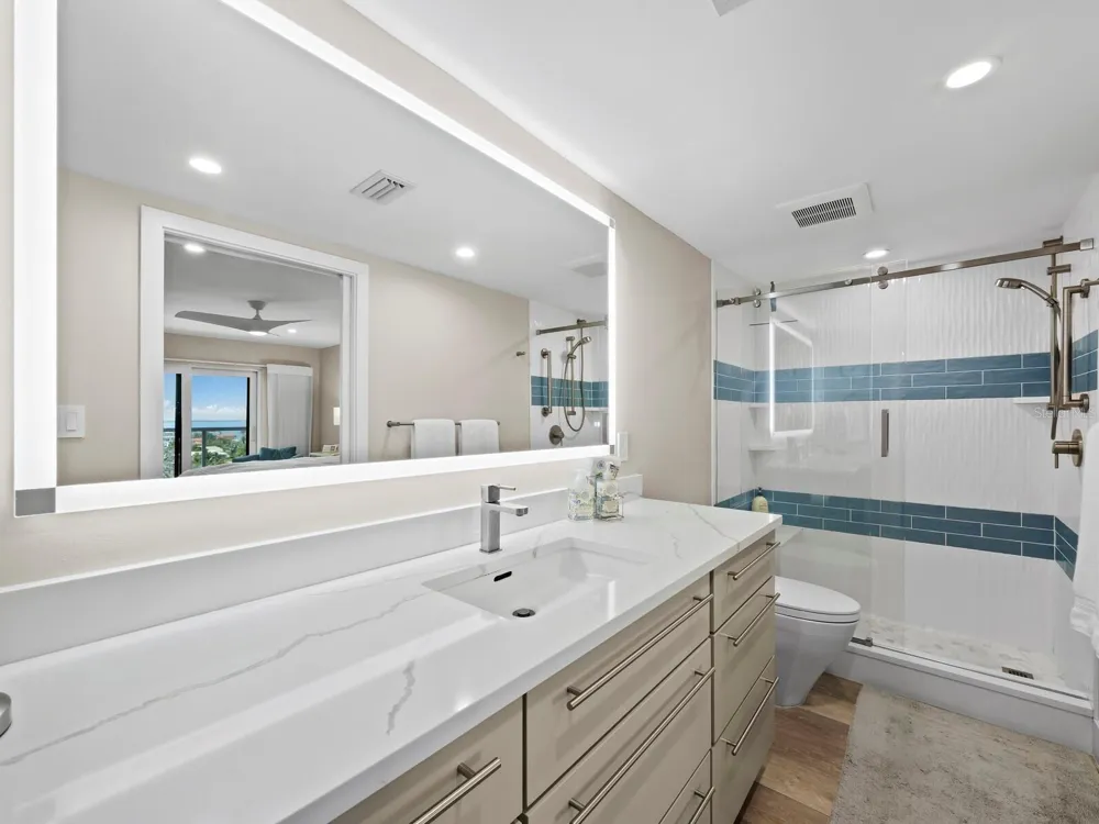 1050 LONGBOAT CLUB ROAD #903 Longboat Key, FL 34228