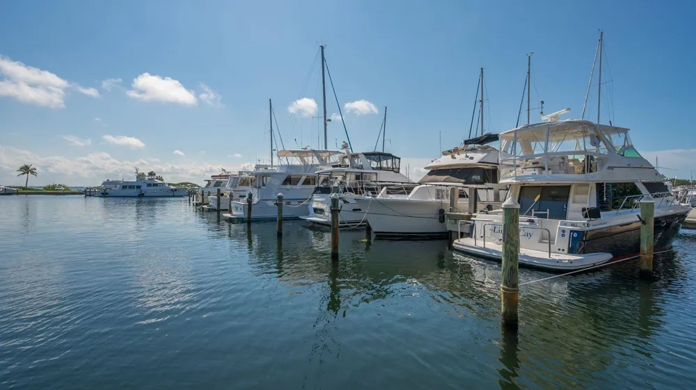 1050 LONGBOAT CLUB ROAD #903 Longboat Key, FL 34228