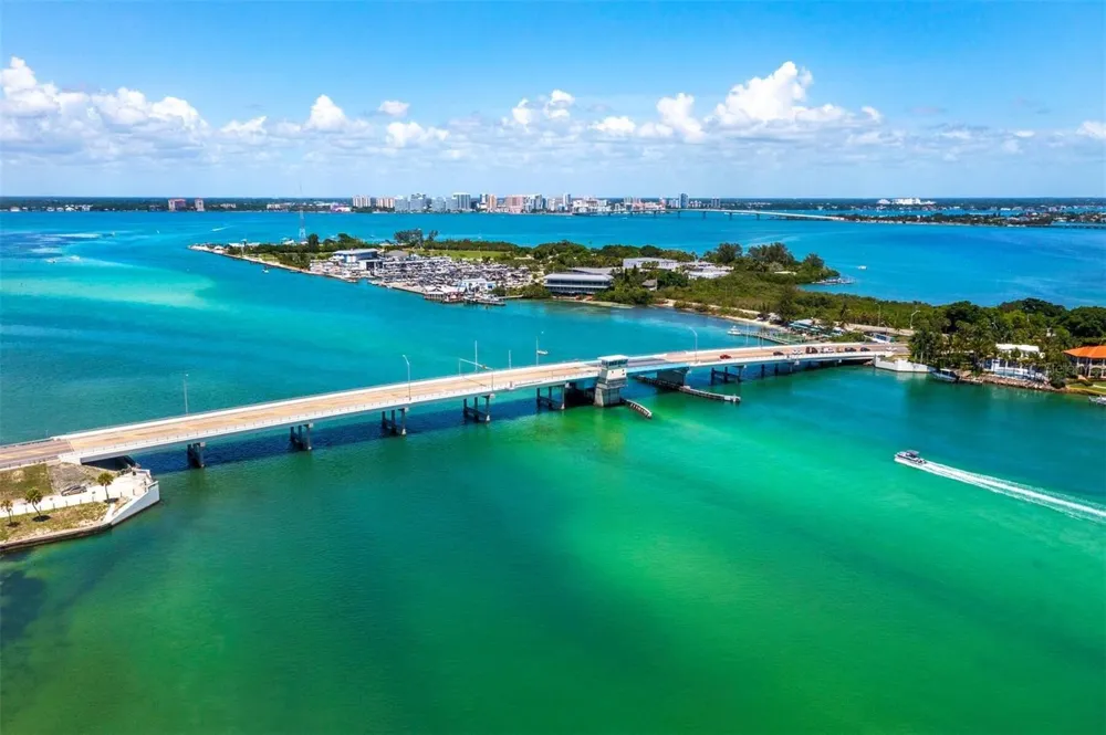 1050 LONGBOAT CLUB ROAD #903 Longboat Key, FL 34228