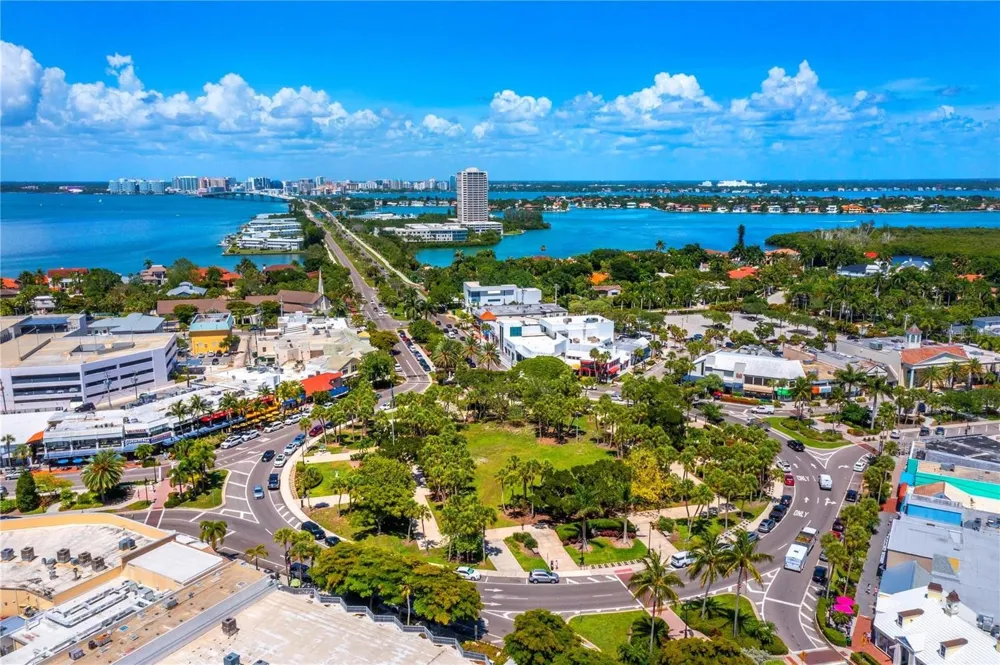 1050 LONGBOAT CLUB ROAD #903 Longboat Key, FL 34228