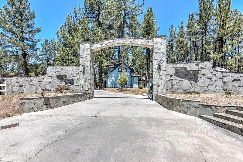 35290 Butterfly Peak Road Mountain Center, CA 92561