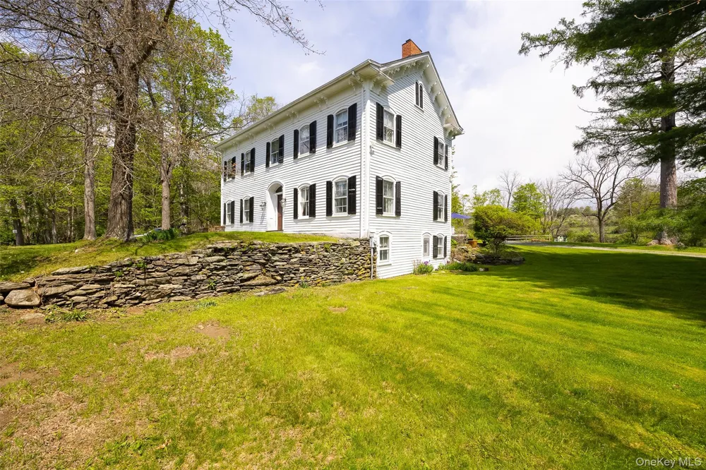 5548 Route 82 Clinton Corners, NY 12514