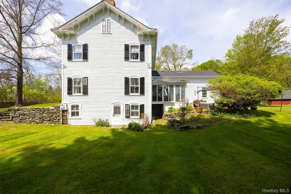 5548 Route 82 Clinton Corners, NY 12514