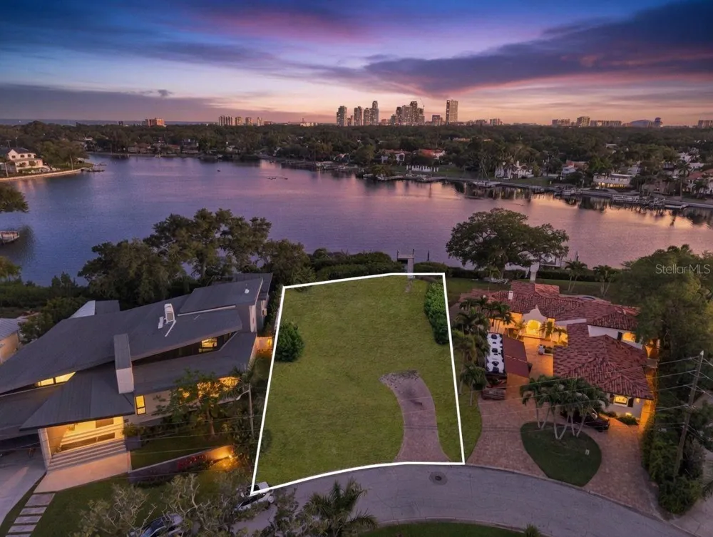 1026 MONTEREY BOULEVARD NE St Petersburg, FL 33704