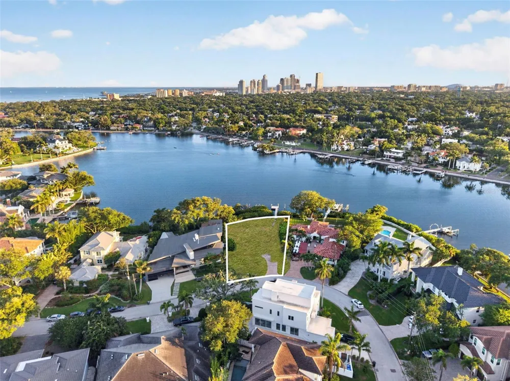 1026 MONTEREY BOULEVARD NE St Petersburg, FL 33704