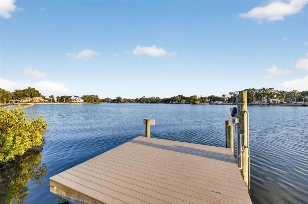 1026 MONTEREY BOULEVARD NE St Petersburg, FL 33704