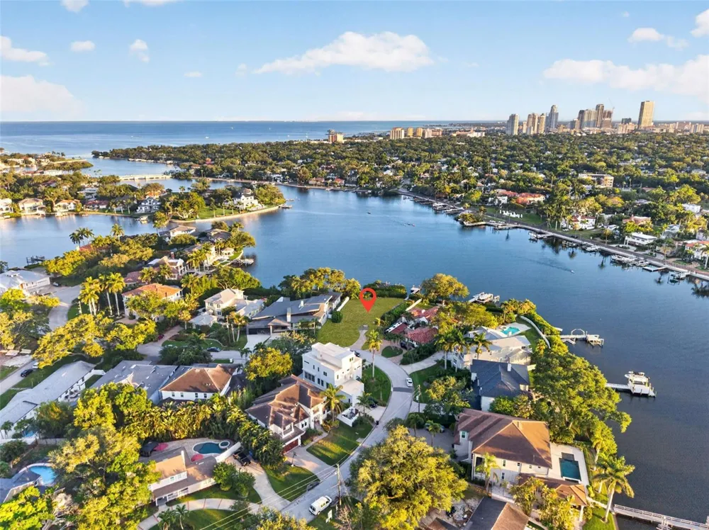 1026 MONTEREY BOULEVARD NE St Petersburg, FL 33704