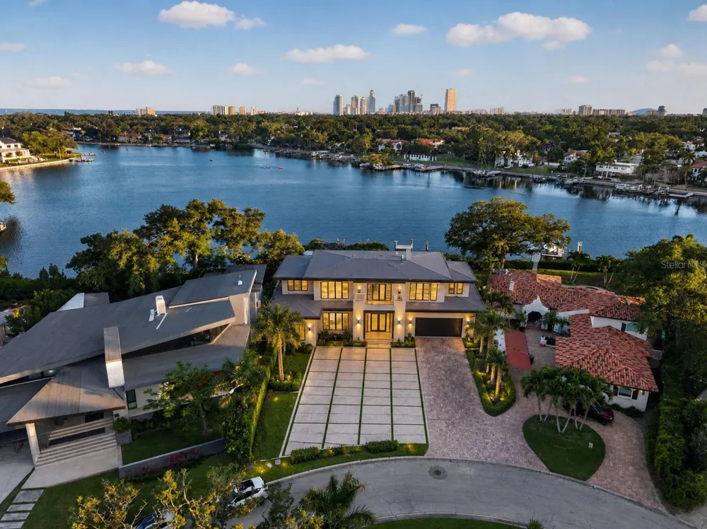 1026 MONTEREY BOULEVARD NE St Petersburg, FL 33704