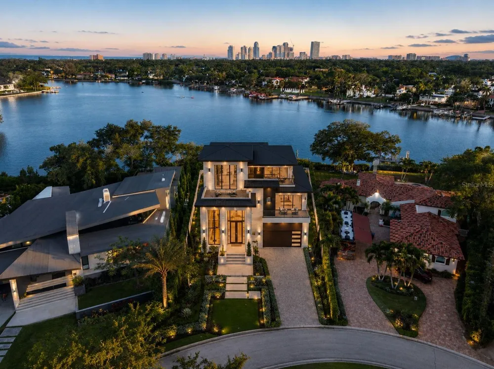 1026 MONTEREY BOULEVARD NE St Petersburg, FL 33704