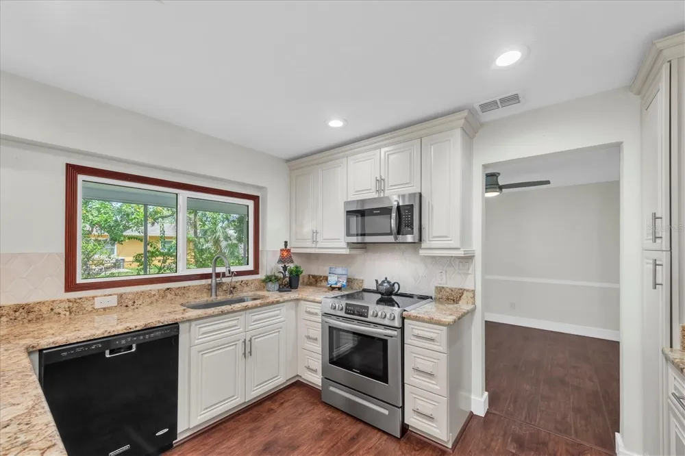 6212 20TH STREET S St Petersburg, FL 33712