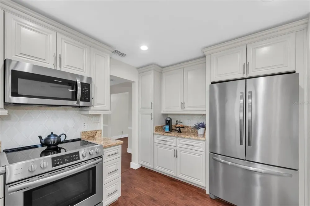 6212 20TH STREET S St Petersburg, FL 33712