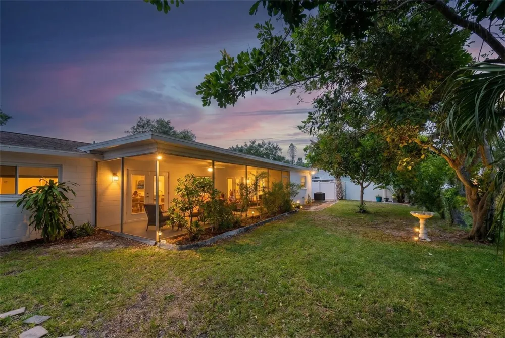 6212 20TH STREET S St Petersburg, FL 33712