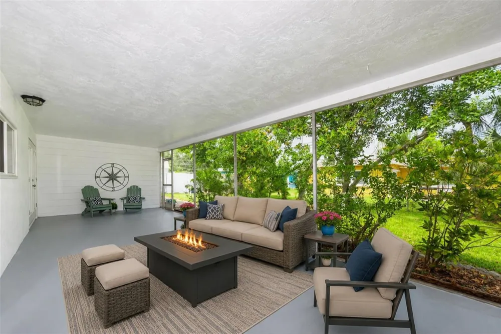 6212 20TH STREET S St Petersburg, FL 33712
