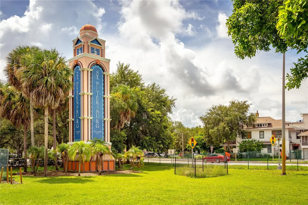 6212 20TH STREET S St Petersburg, FL 33712