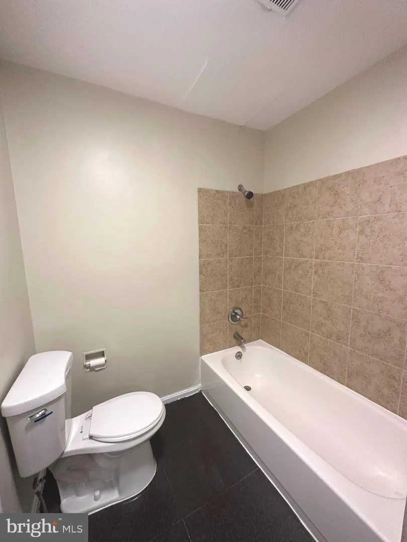 64 W ANTIETAM STREET #APT. 7 Hagerstown, MD 21740
