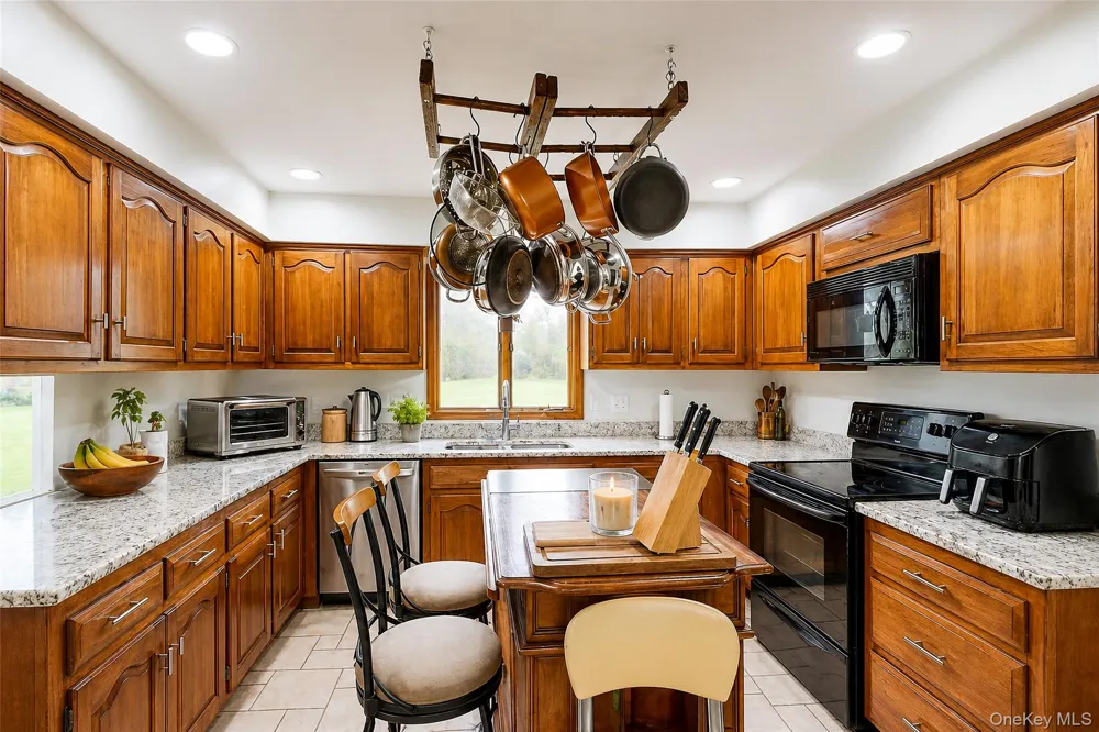 2191 State Route 52 Pine Bush, NY 12566