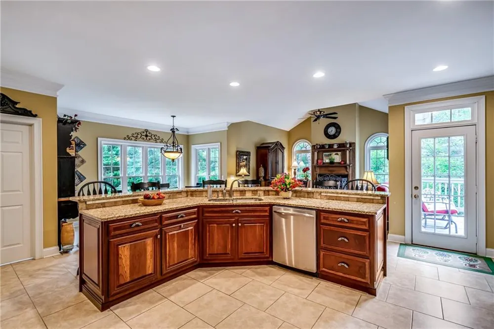 411 Overlook Way Cohutta, GA 30710