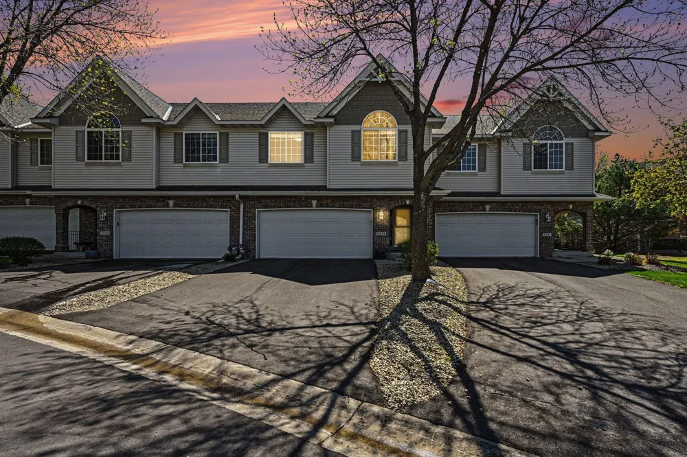 3713 Fox Tail Trail NW Prior Lake, MN 55372