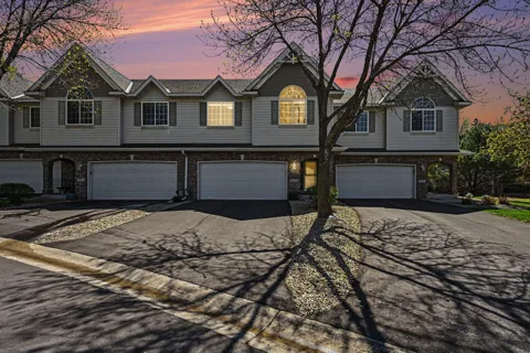 3713 Fox Tail Trail NW