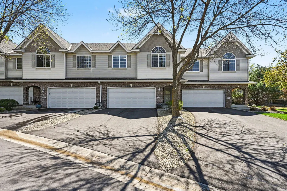 3713 Fox Tail Trail NW Prior Lake, MN 55372