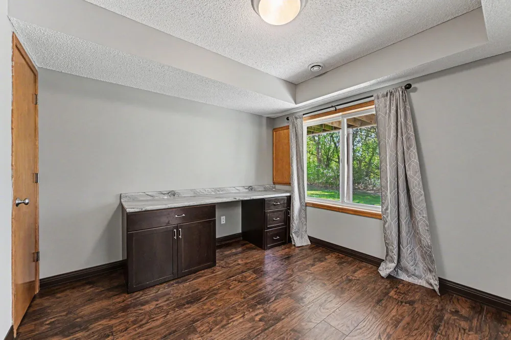 3713 Fox Tail Trail NW Prior Lake, MN 55372