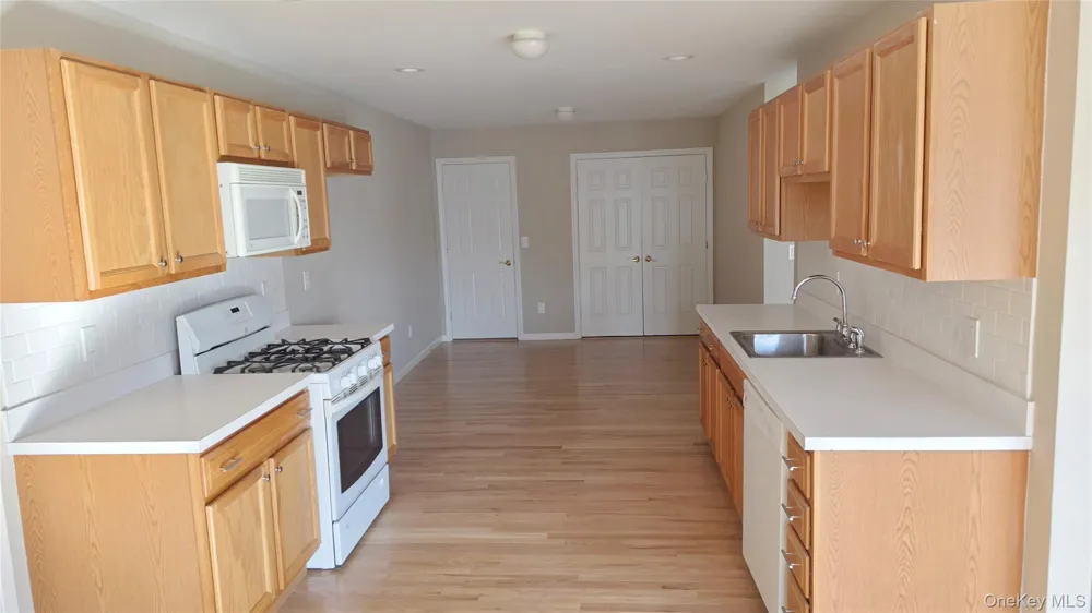 26 Rose Lane Mount Sinai, NY 11766