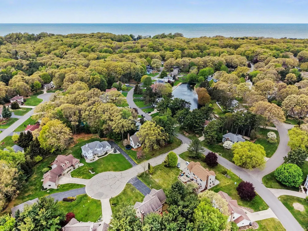 205 Woodlark Court Park Township, MI 49424