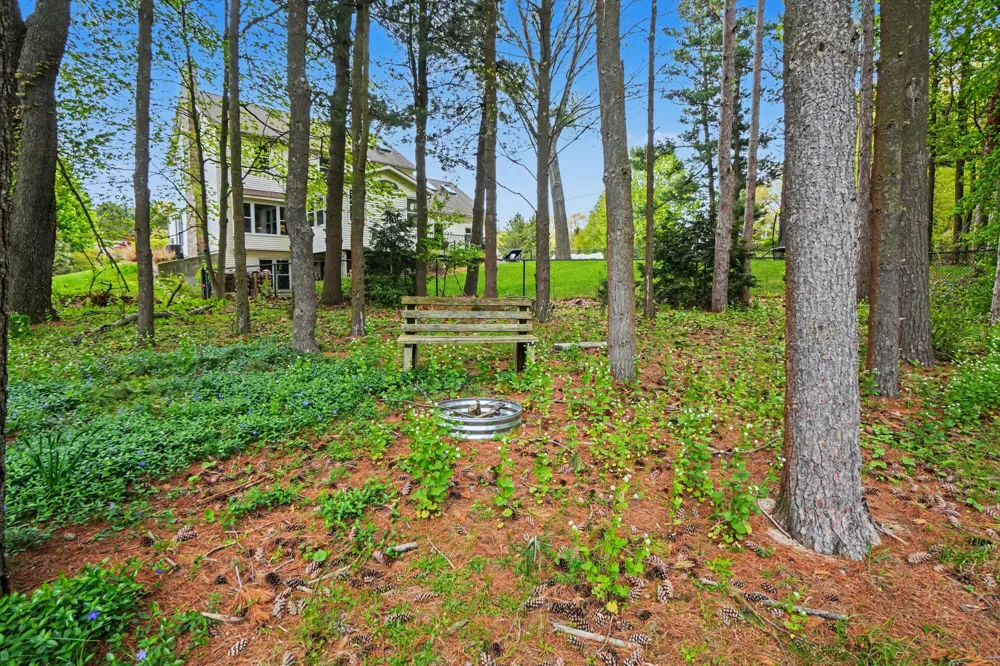 205 Woodlark Court Park Township, MI 49424