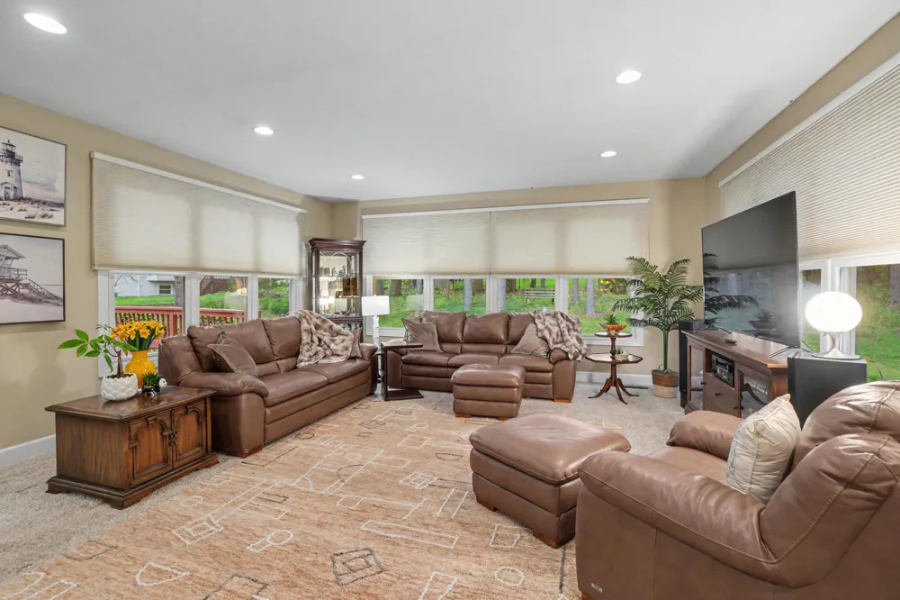 205 Woodlark Court Park Township, MI 49424