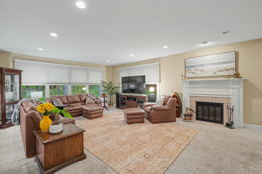 205 Woodlark Court Park Township, MI 49424