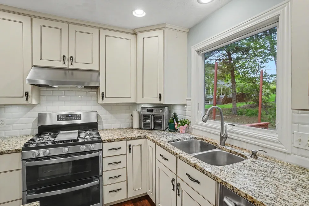 205 Woodlark Court Park Township, MI 49424